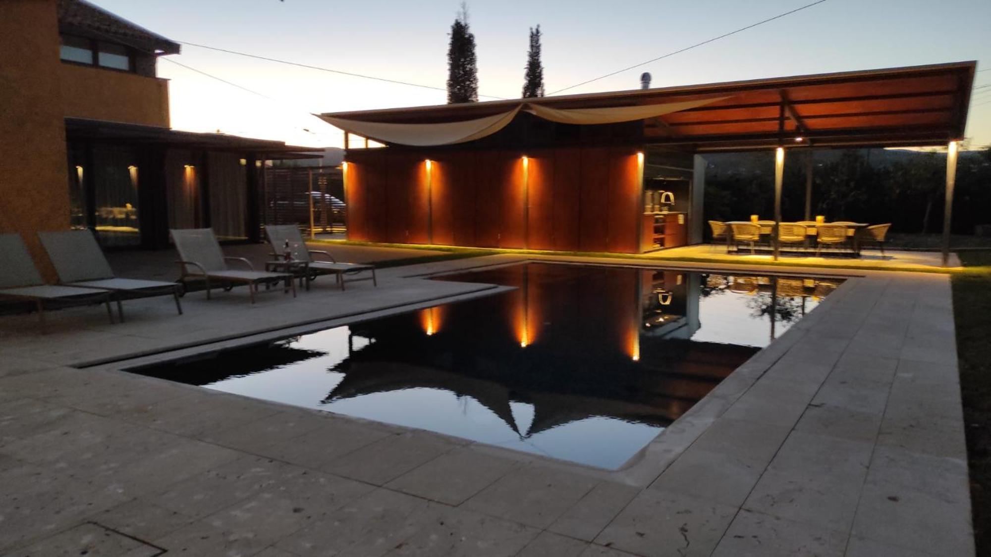 Masia Cal Sisplau: Vineyard Retreat with Pool near Barcelona San Martin Sarroca Exterior photo