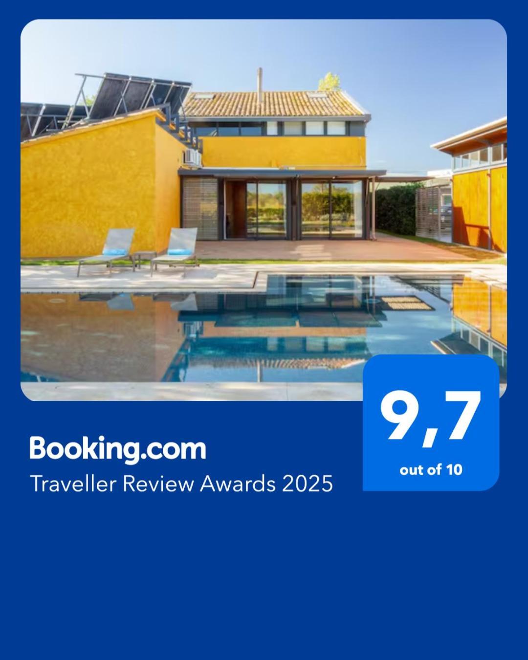 Masia Cal Sisplau: Vineyard Retreat with Pool near Barcelona San Martin Sarroca Exterior photo